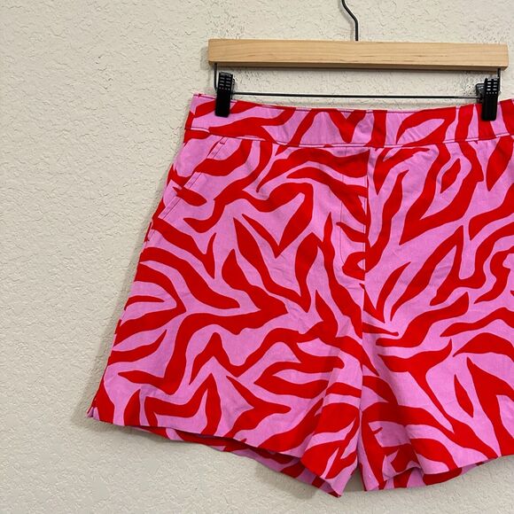 SPANX Polished On the Go Print 5" Shorts in True Red Zebra Stripe - Picture 3 of 11